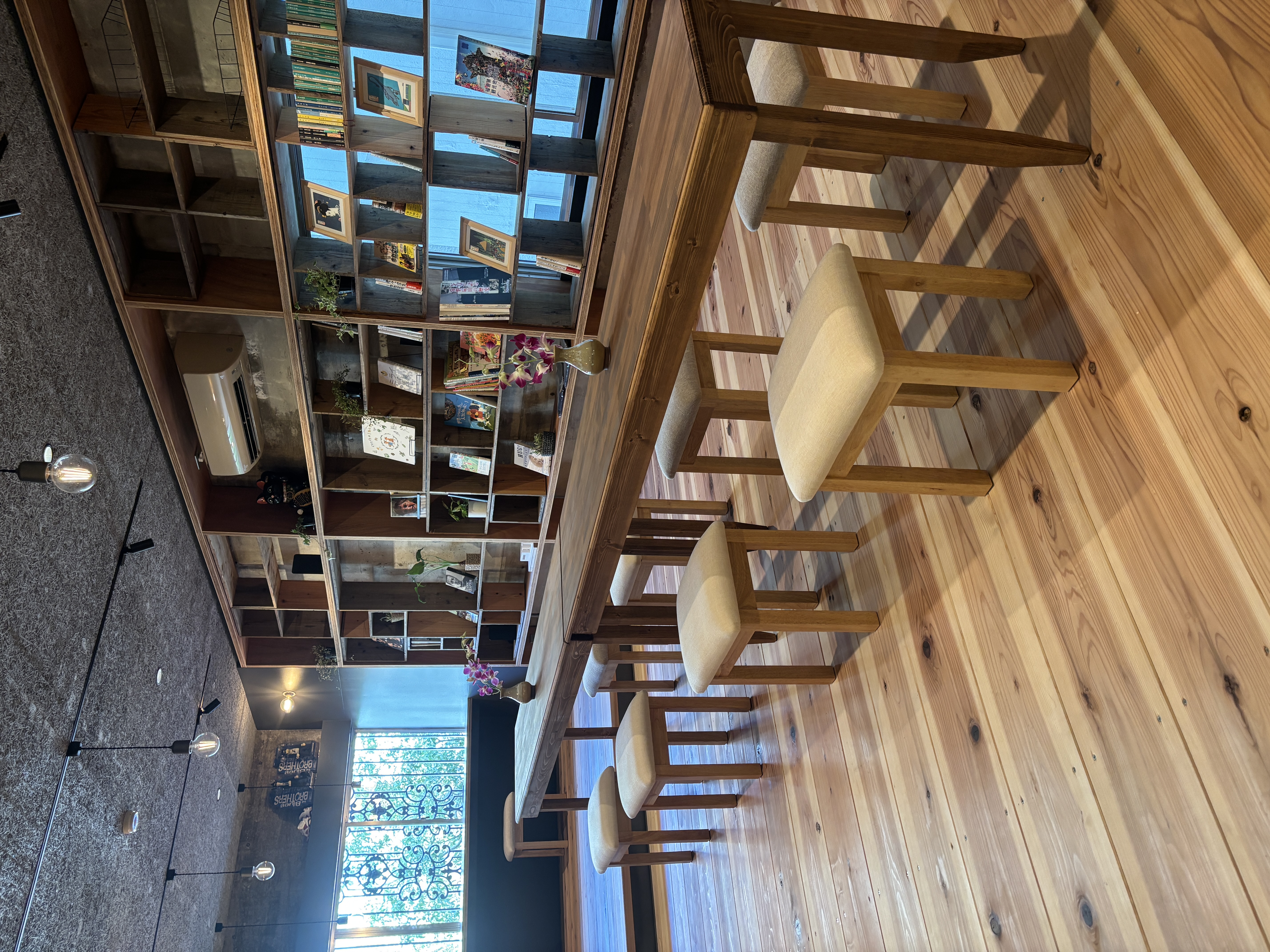 木の温もり空間でホッと一息　　『tabi roji』 2025年8月リノベーション