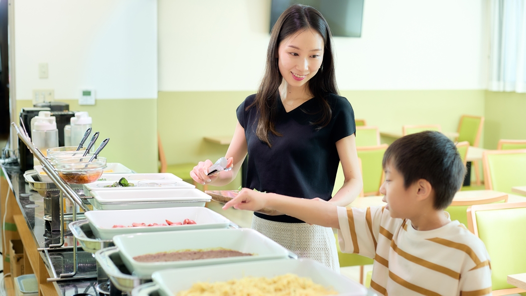 【ファミリー向け】3名様・4名様ご朝食付きプラン★まぐろ盛り放題が大人気★無料ドリンク＆夕食付