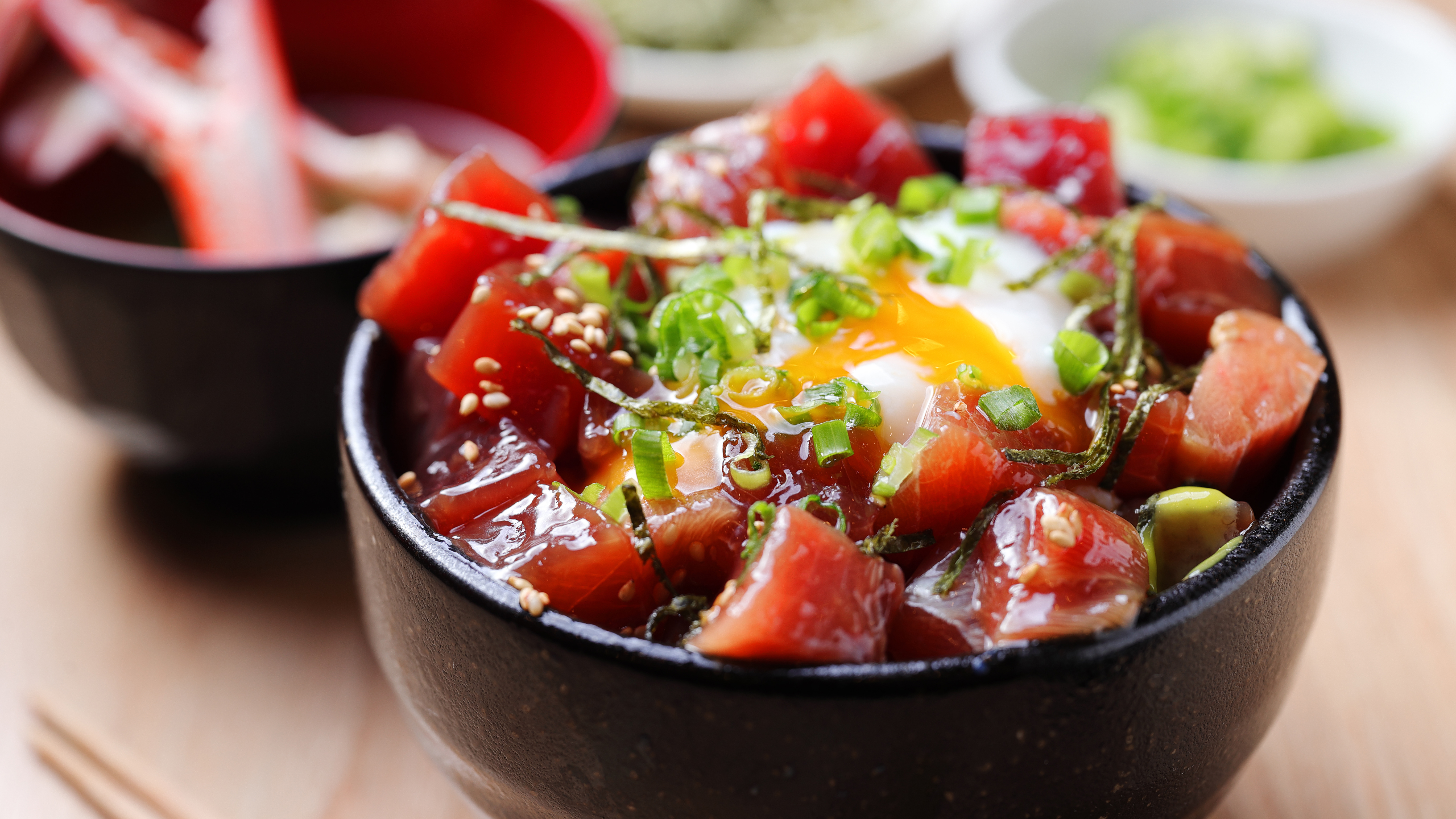 当館朝食の目玉！なんと漬けマグロ盛り放題！丼がおすすめ♪