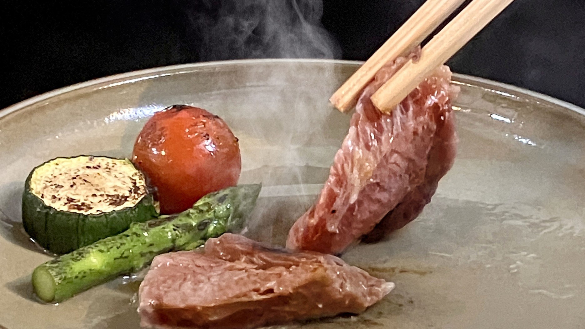 【夏限定】鮪ほほ肉の香草陶板焼き