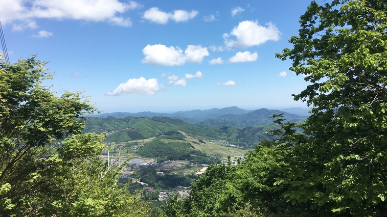 【イイダファーム×高原亭コラボ】りんご食べ放題30分＆500円分お土産付！夜は手ぶら屋根付BBQ