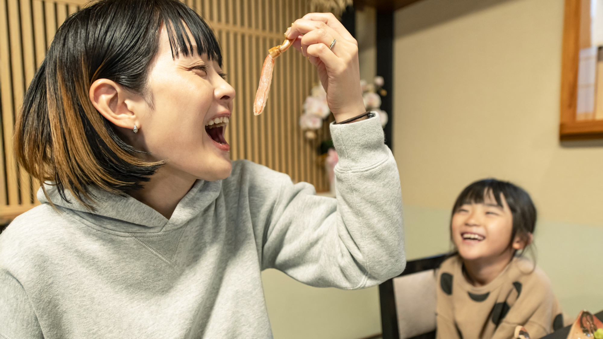 *【食事】夕食一例（カニ刺し）