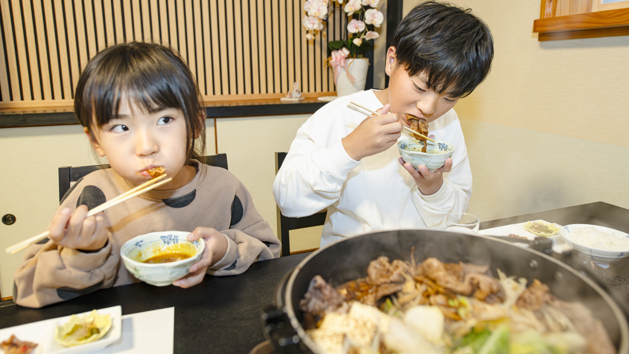 *【食事】夕食一例（すき焼き食事風景）