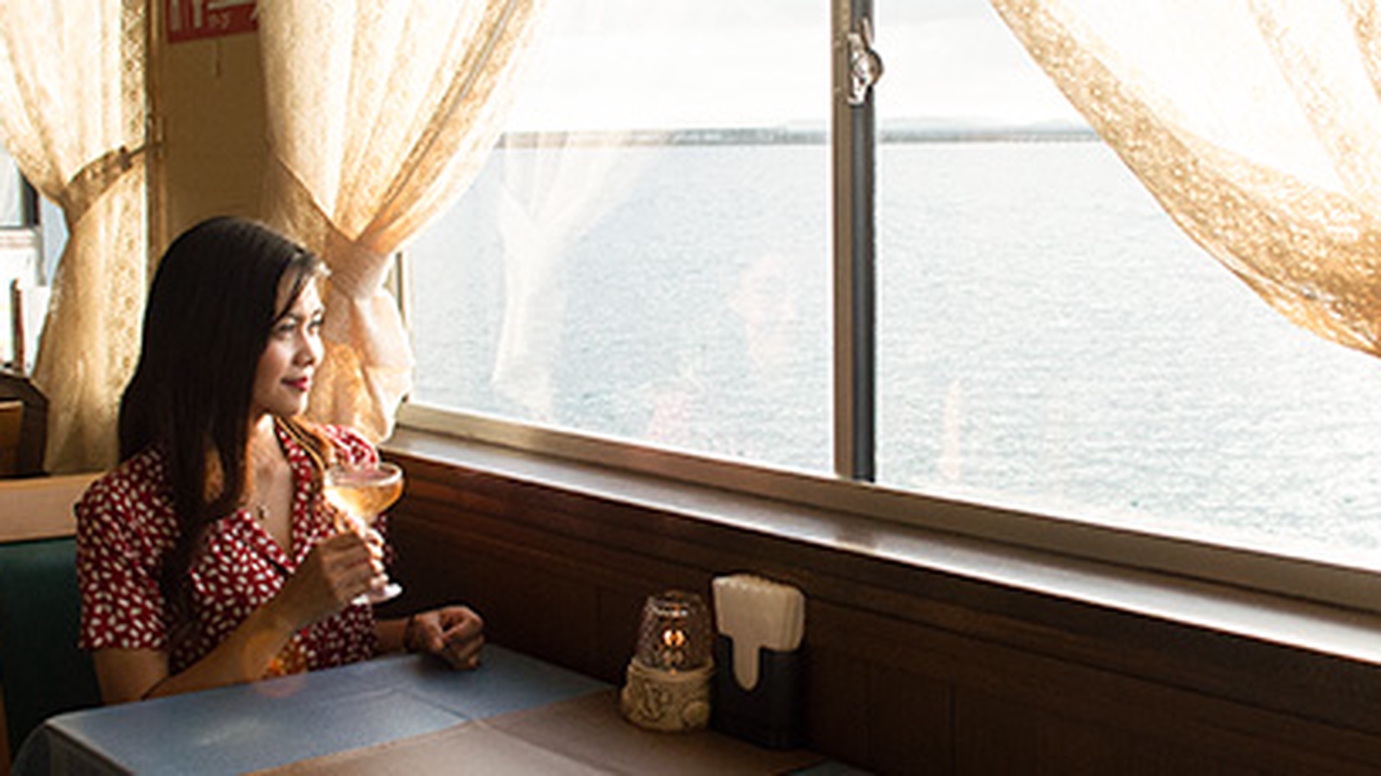 【コースディナー付】船の上から沖縄の絶景と夕食を楽しむサンセットクルージング＜夕朝食付＞
