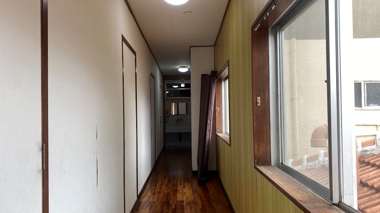 *【廊下】どこか懐かしさを感じる、それが当館の特徴です。