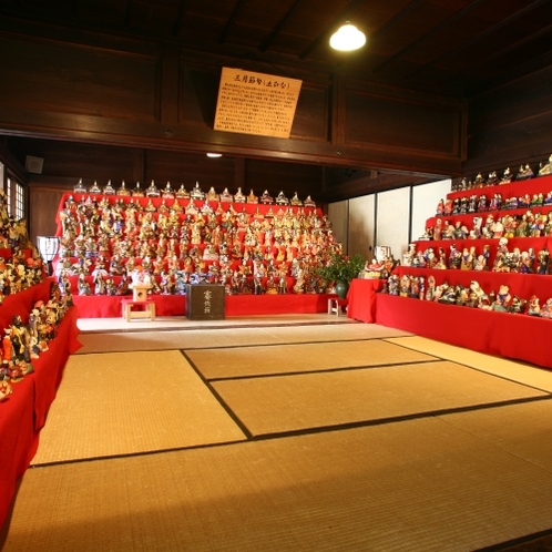 ◆【土雛まつり】下呂温泉合掌村で約９００体の土雛を展示