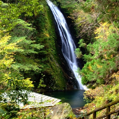 ◆【横谷峡四つの滝「鶏鳴滝」】黄金姫伝説の残る滝