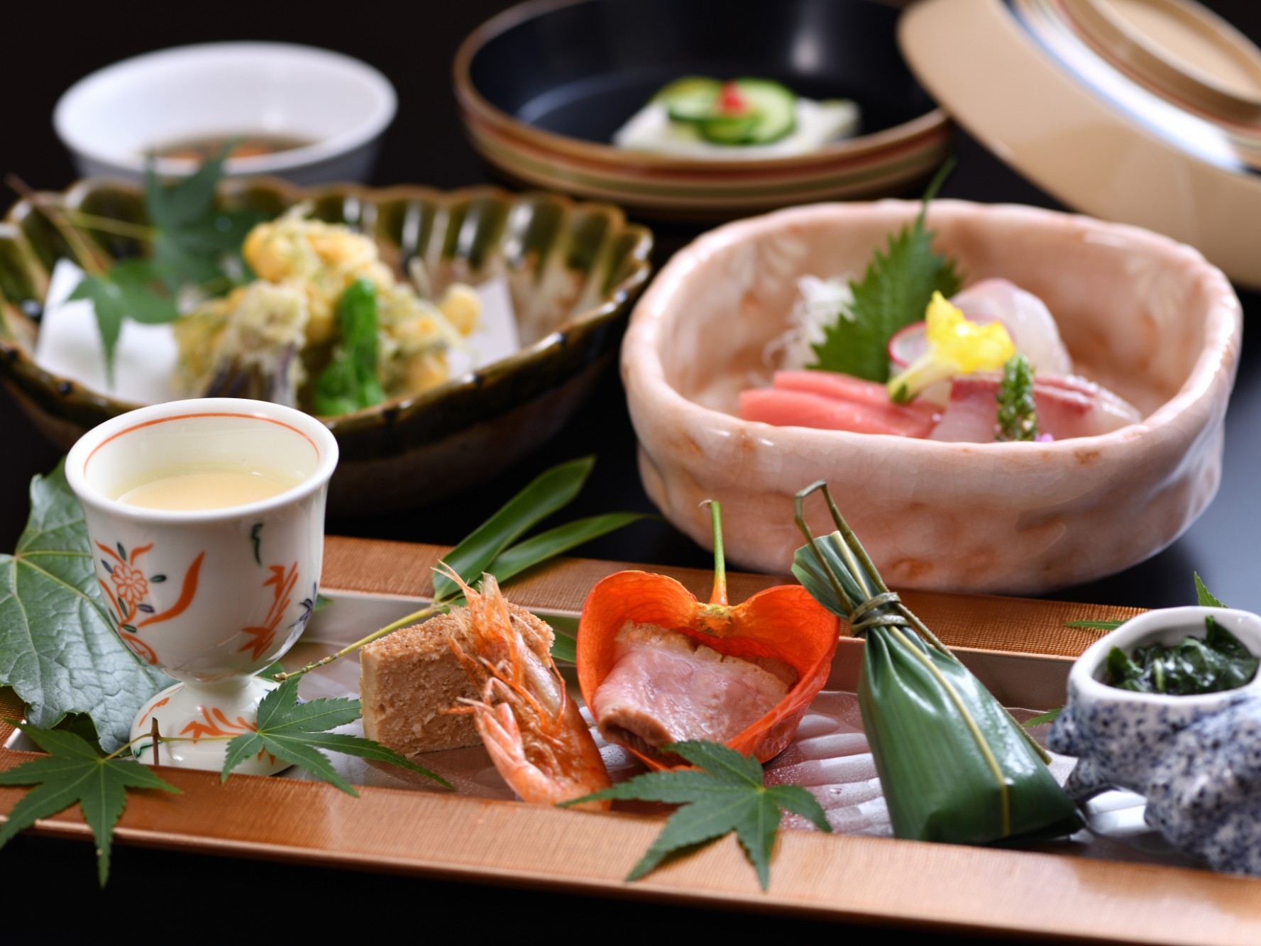 〓期間限定〓日本酒3種飲み比べ特典付！旬の食材を愛でる、季節の京会席とのペアリングをお楽しみください