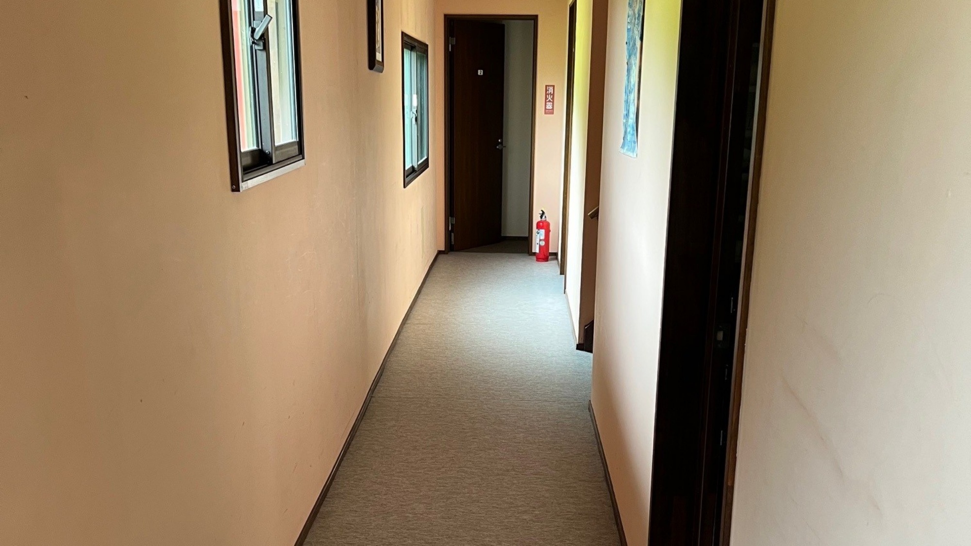 *館内／廊下はカーペット敷きのため、足音が響かず快適です！