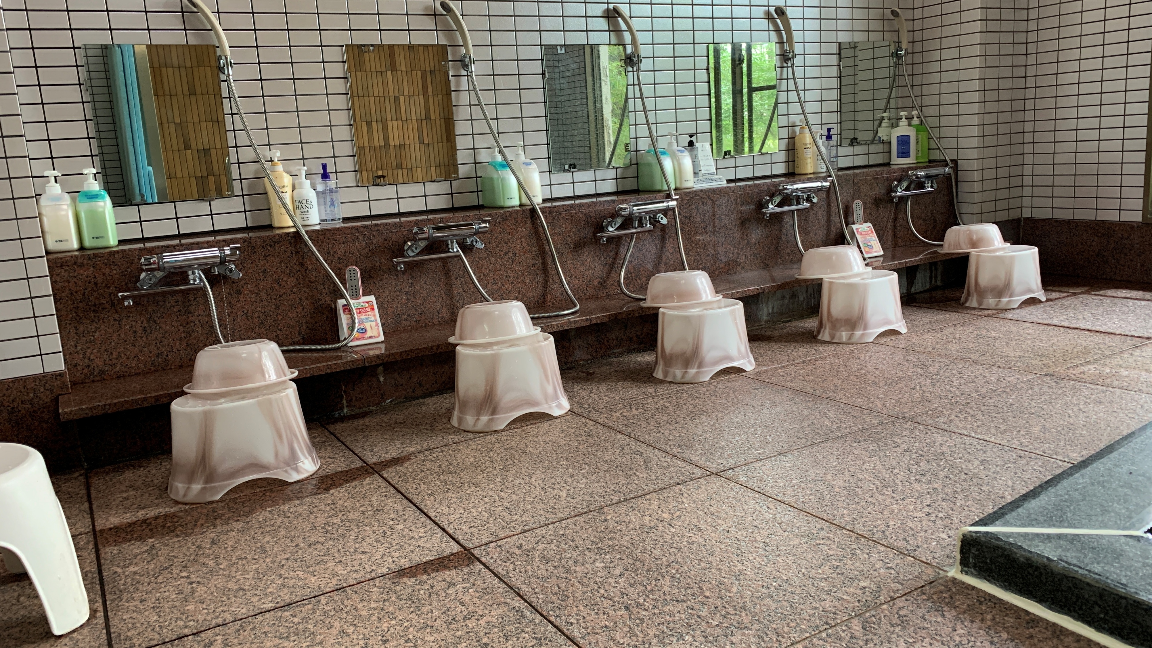温泉の洗い場