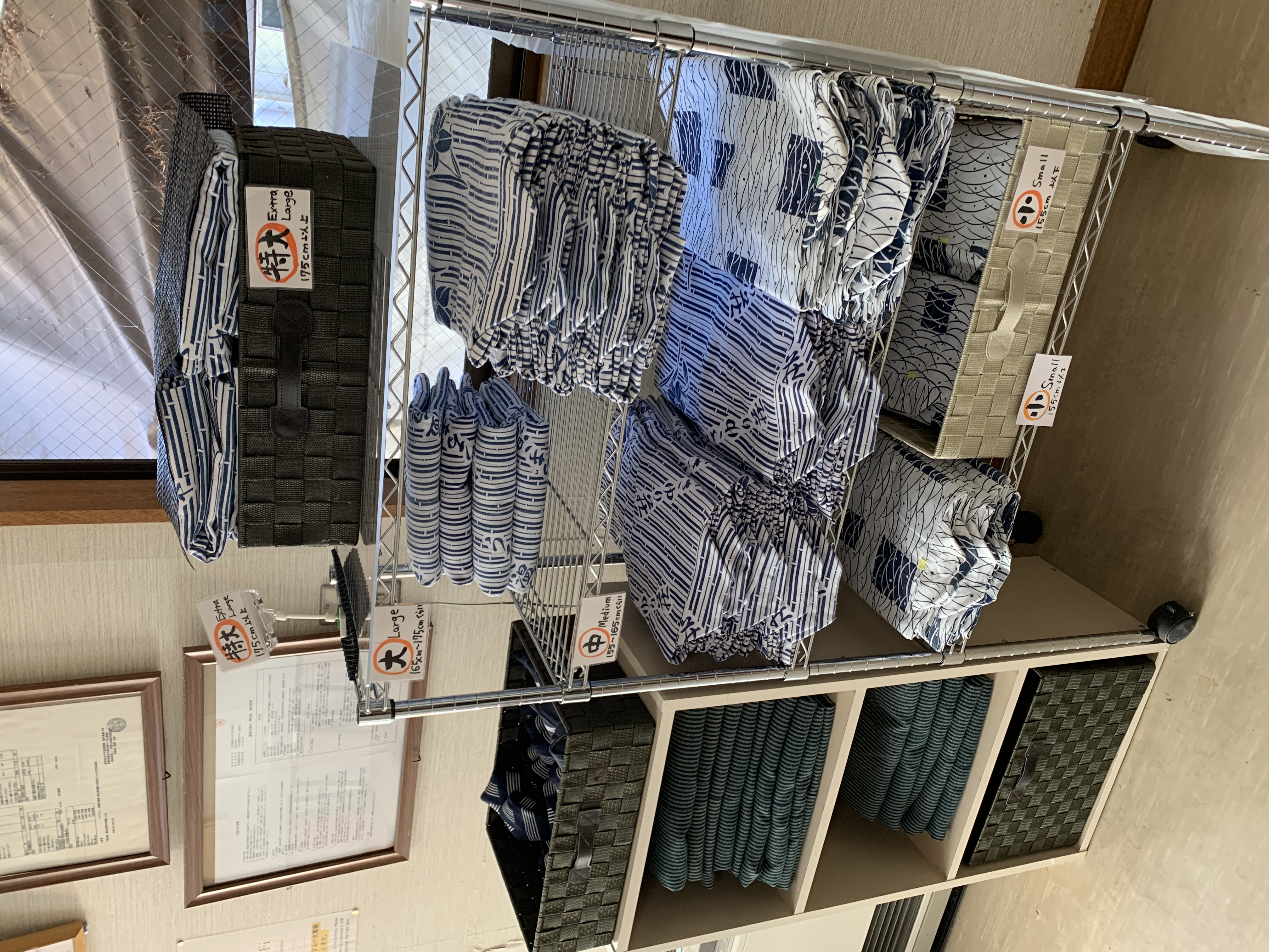 ゆかた　温泉前にあります