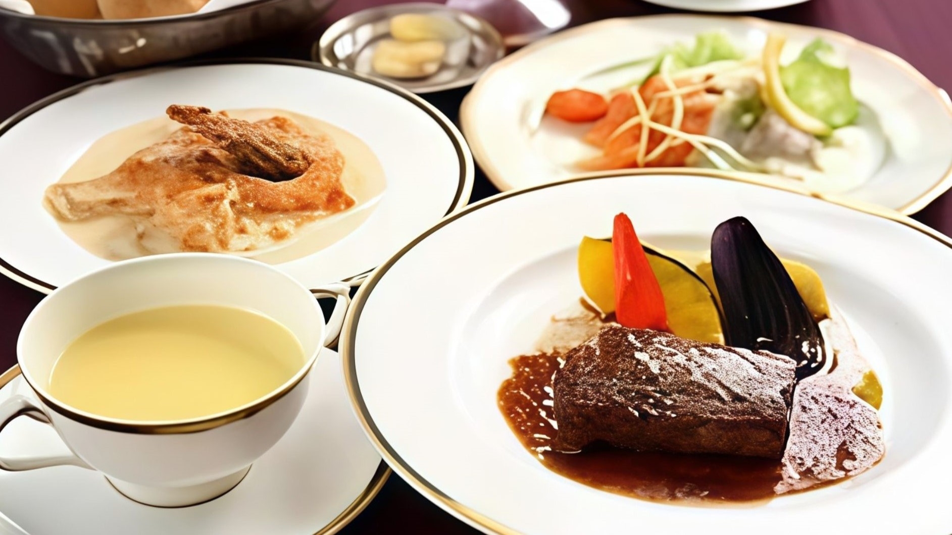 【2026〜27冬シーズン・２食付き】スキー旅！夕食はふらの和牛のサーロインステーキフルコース☆
