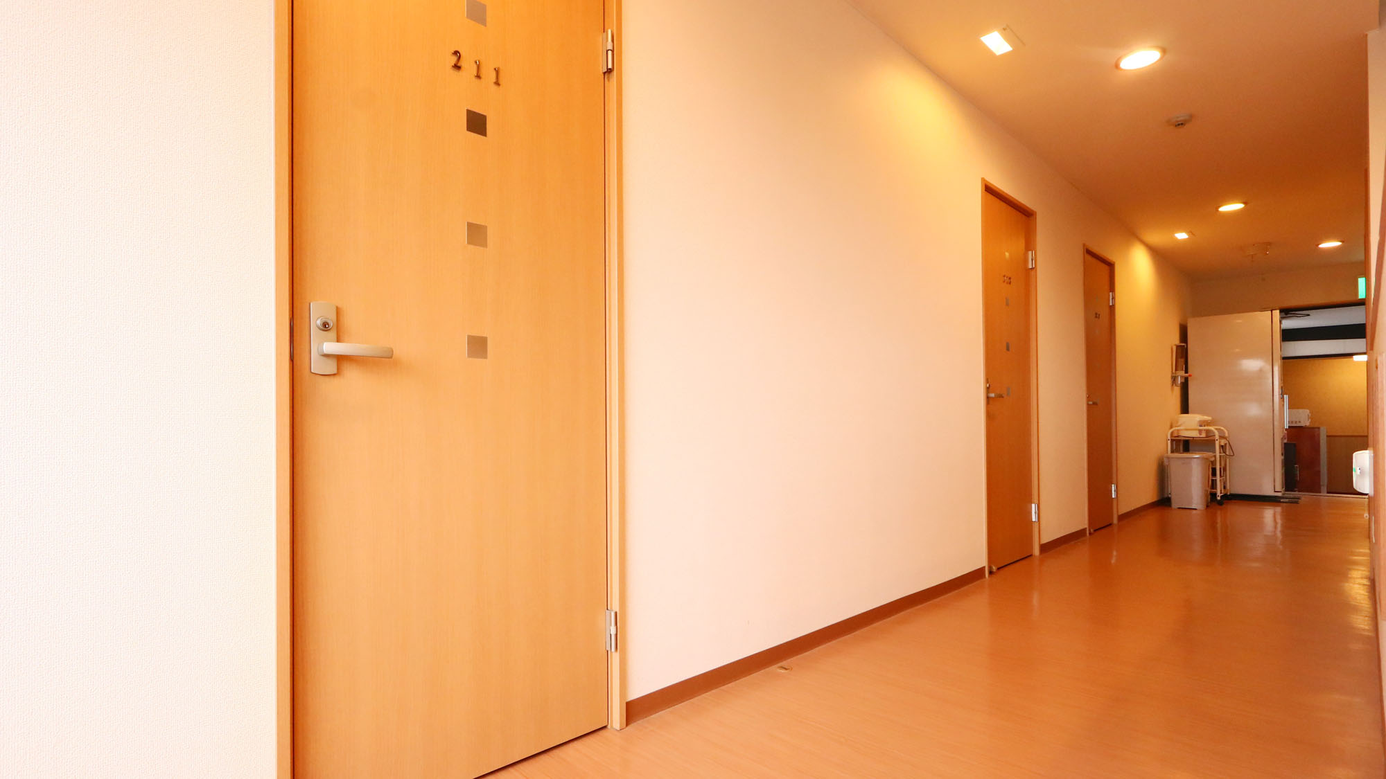 新館廊下◆2階にお部屋がございます