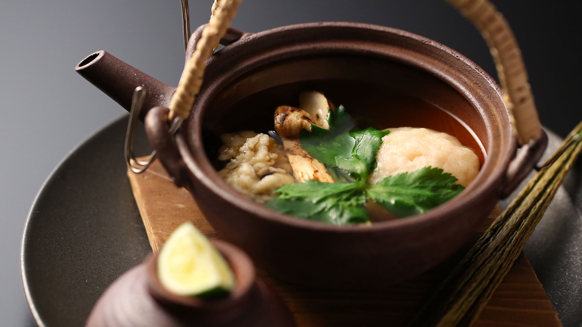 【9月〜11月限定】秋の味覚【松茸の土瓶蒸し】を味わう　客室露天or展望露天風呂で心を解きほぐす