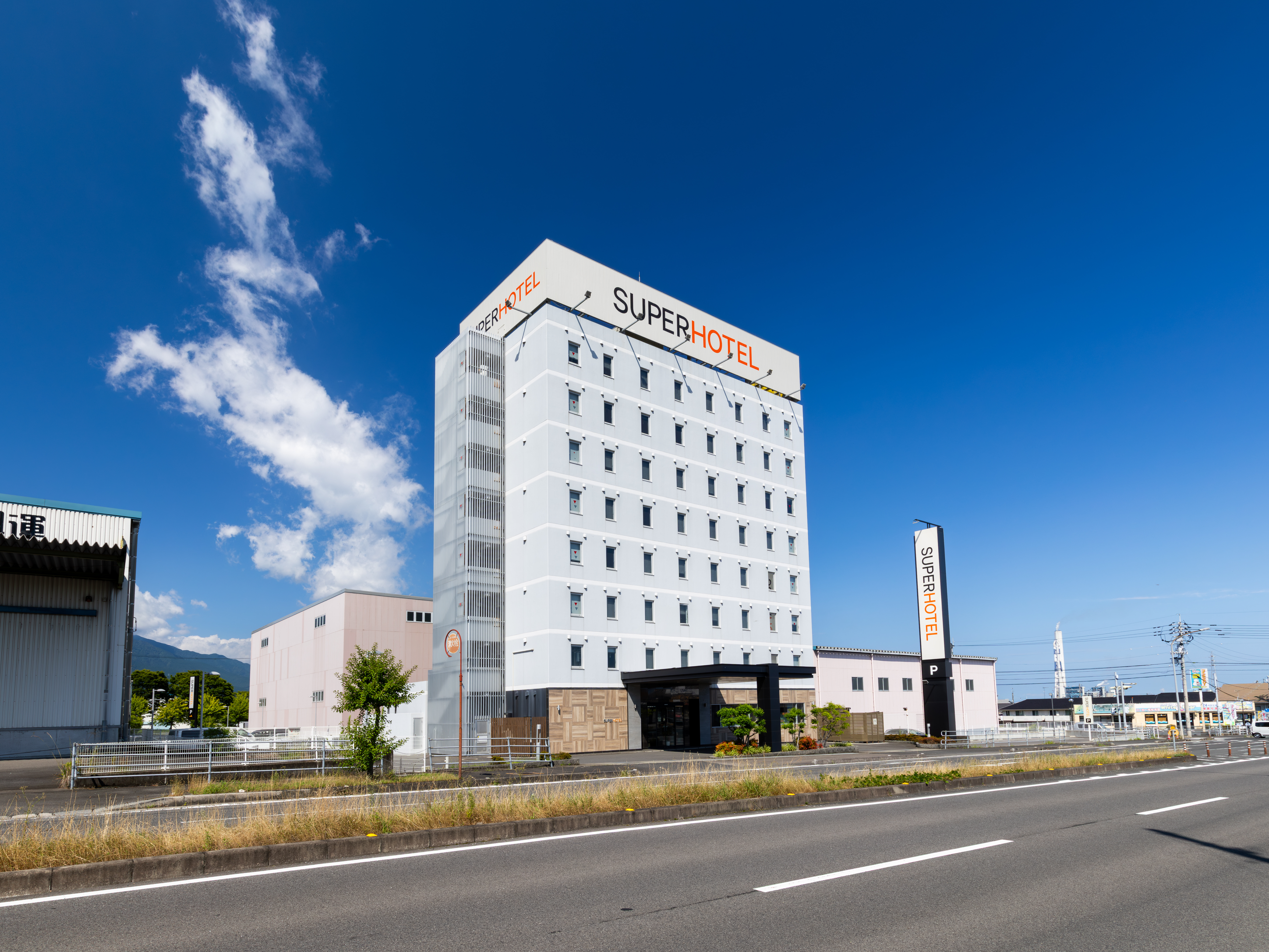 ホテル外観昼１