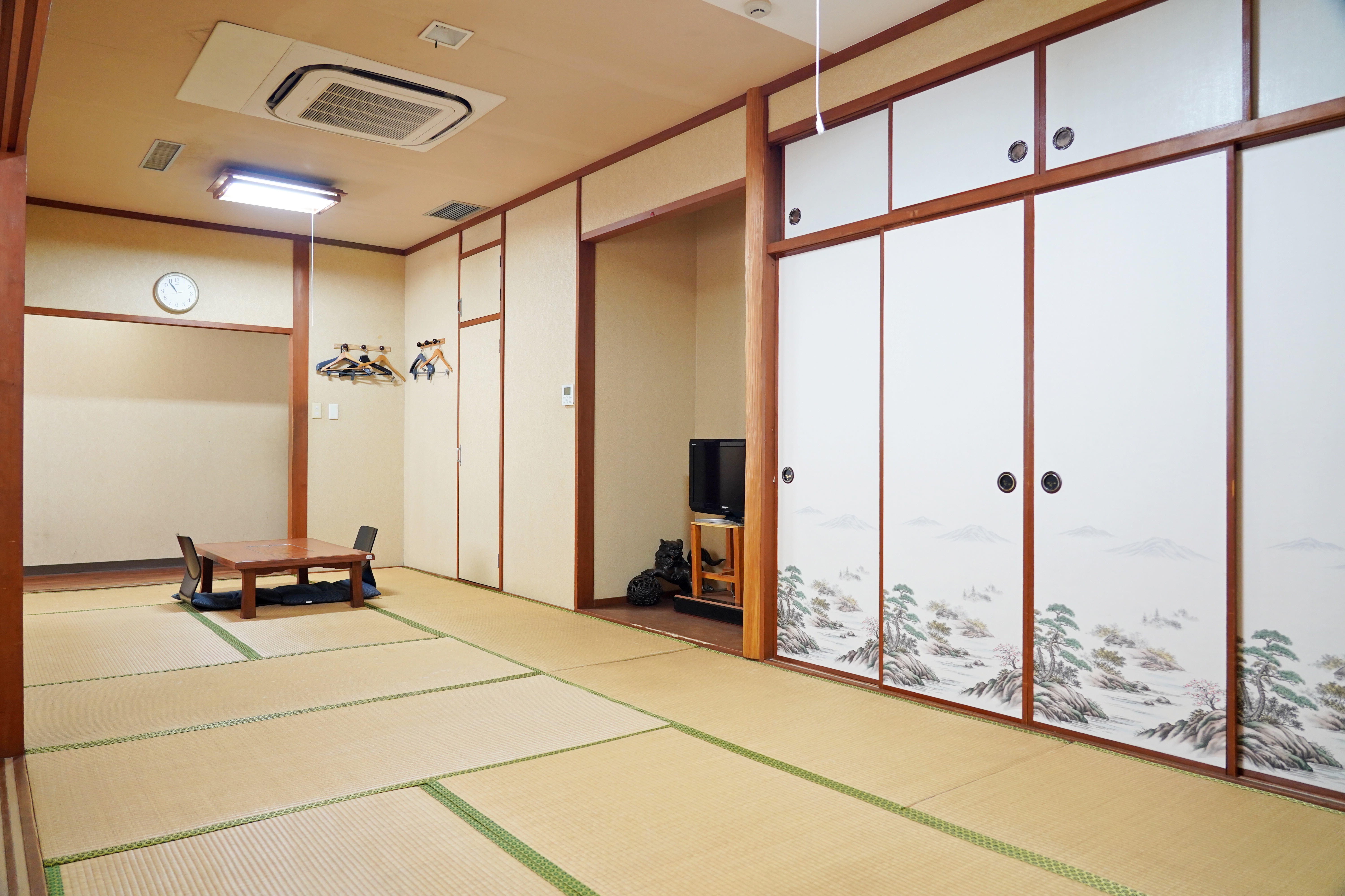 紬の間（約12畳/板間あり）