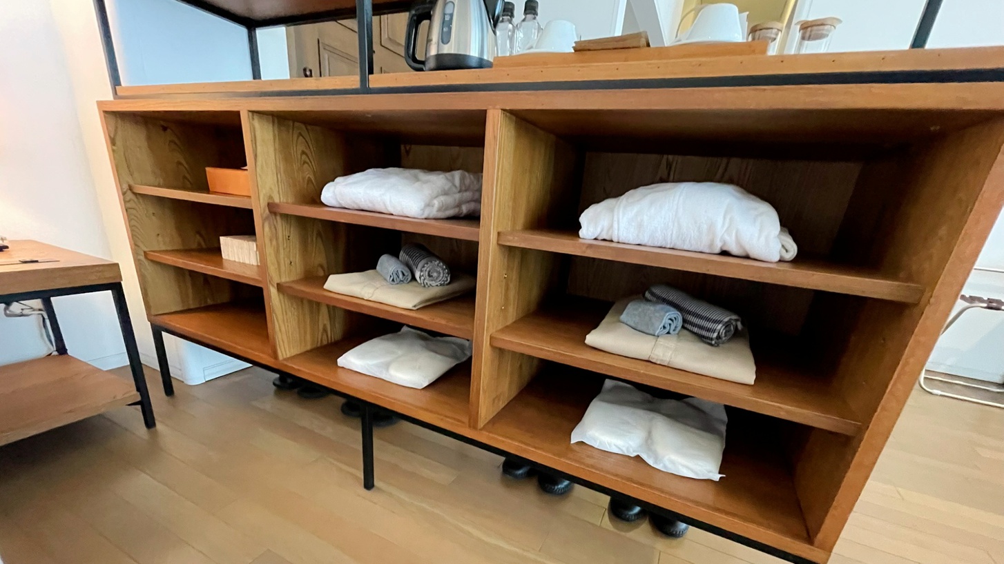 スイートルームにご用意するアメニティ類です。 