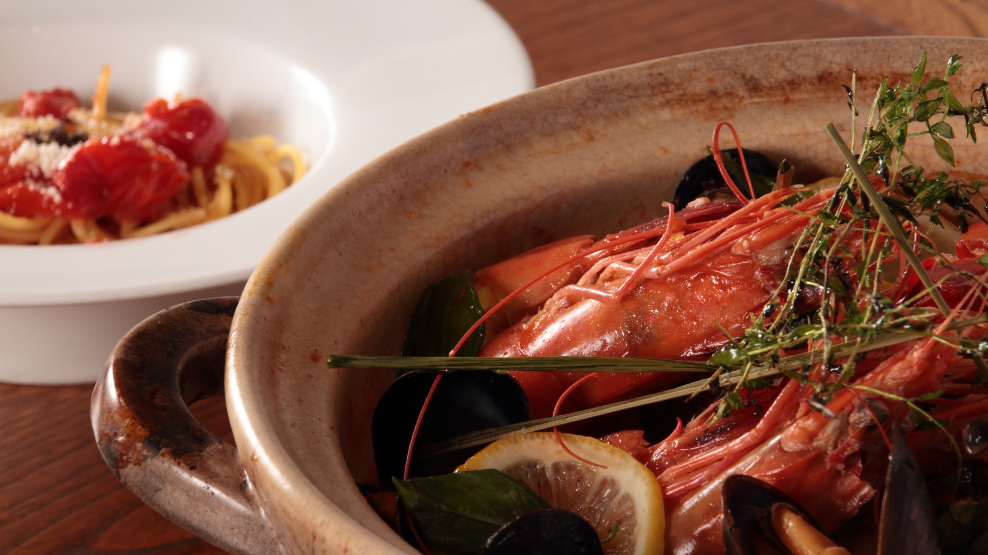 港で揚がる新鮮な魚介や五島牛を中心に使ったやさしい「島のイタリアンコース」をご満喫ください。