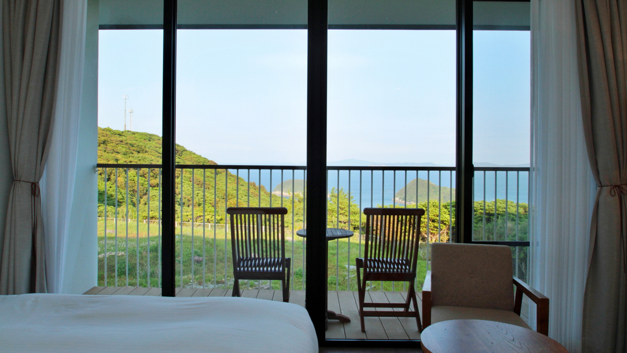 客室眺望一例　お部屋から五島の海をご覧いただけます。