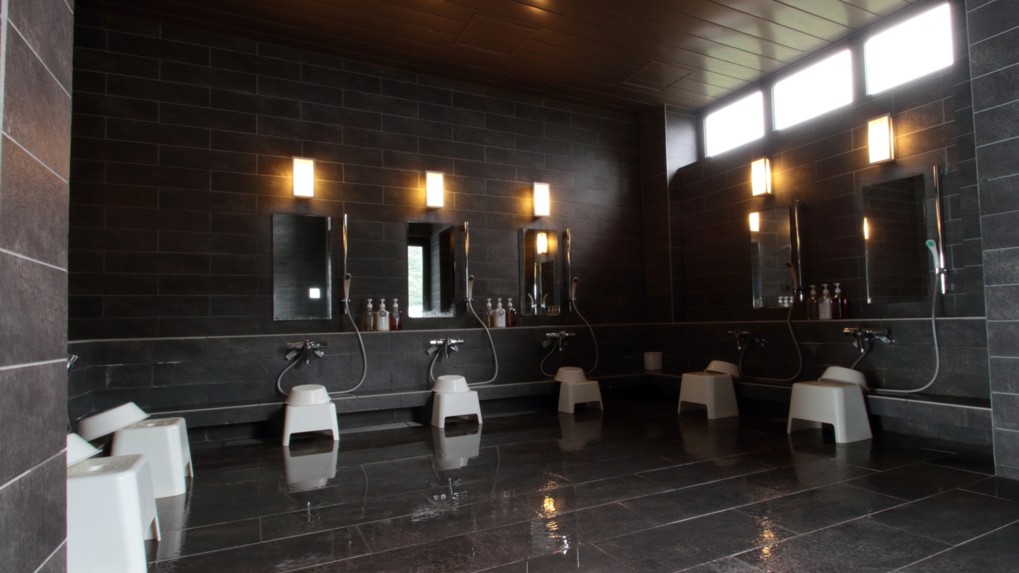 【2025年9月：待望の大浴場営業再開】朝5時から8時、夜17時から23時（温泉ではございません）