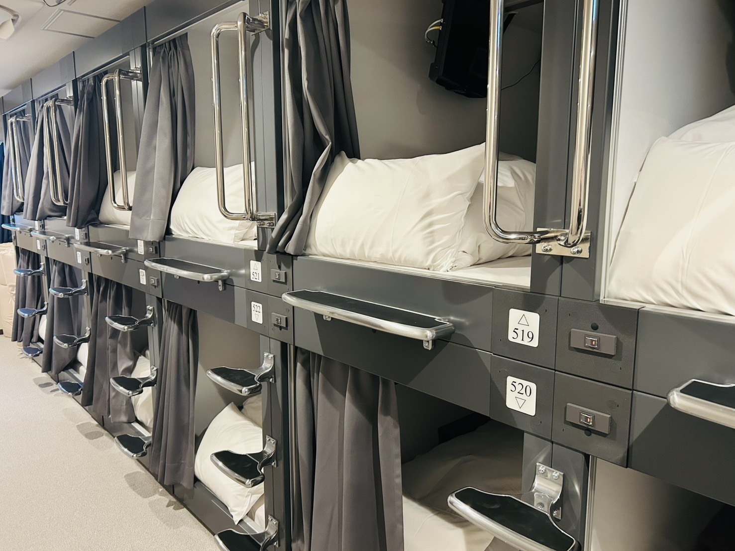 (新)カプセル上段宿泊 【男性専用】