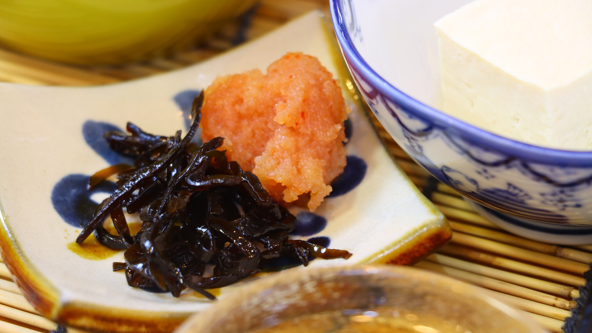 【１泊朝食】夕食は他店でご自由に♪朝は健康的な和定食！ほかほかご飯に合うおかずをご用意しております♪