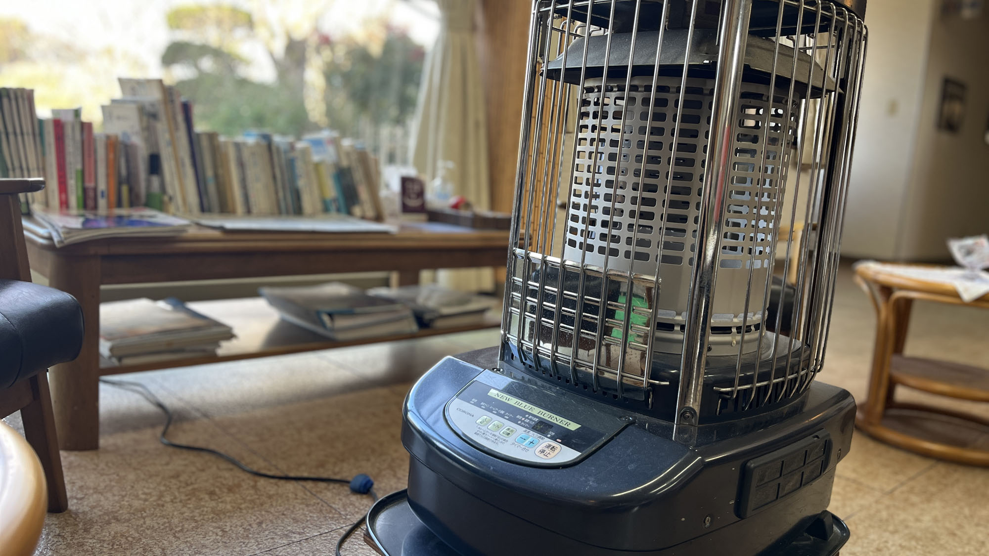 冬季はストーブを出しております