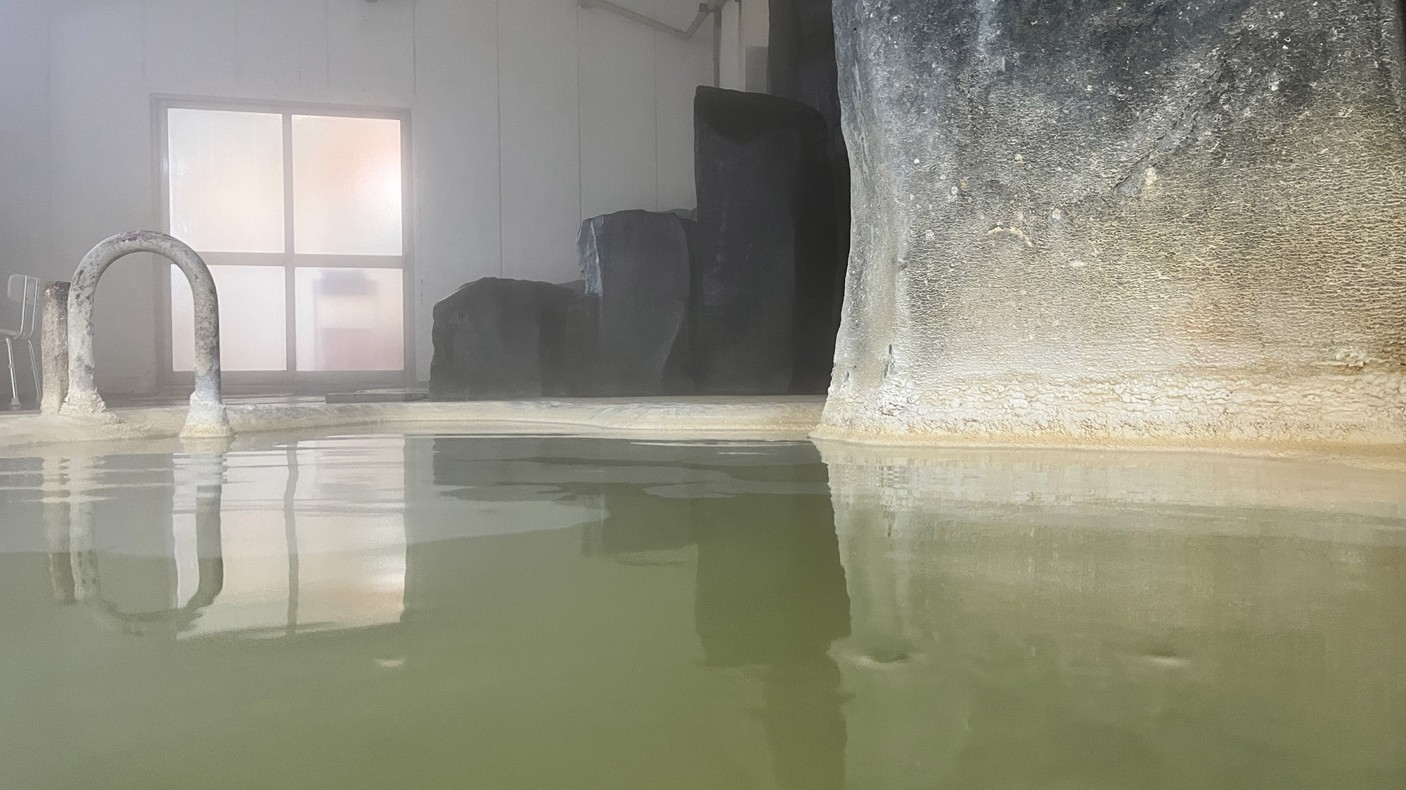 ＜温泉＞あつ湯とぬる湯があります、ゆったりのんびり、日ごろの疲れを癒してくださいね