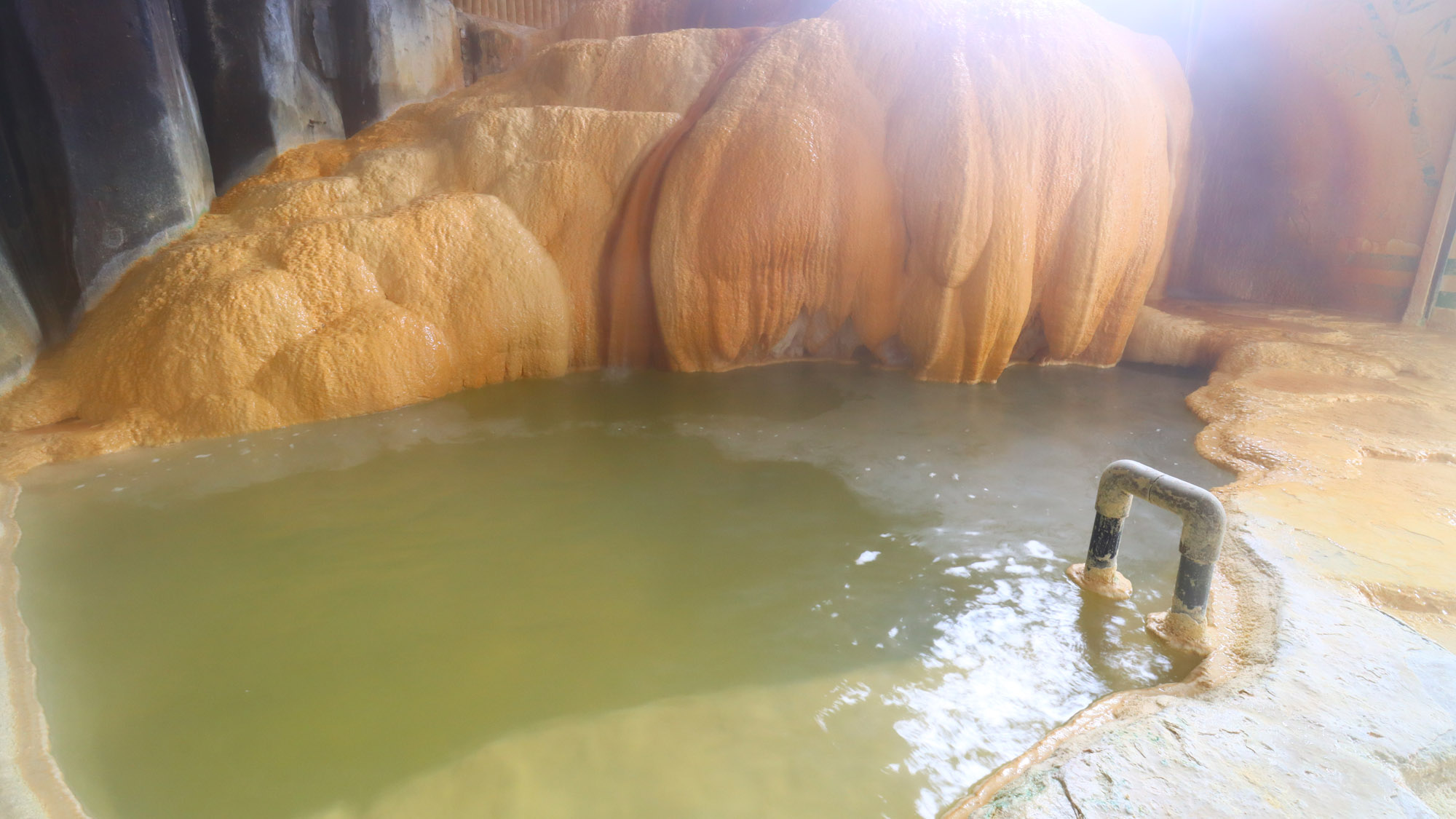 ＜温泉・内湯＞長湯温泉は炭酸濃度が非常に高いのが特徴です