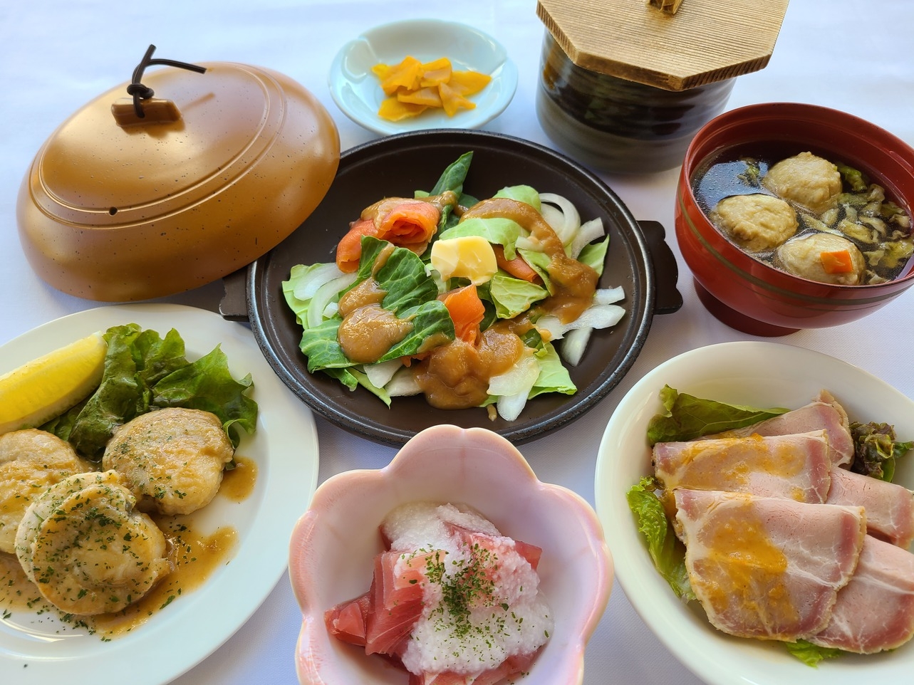 【早朝出発のお客様専用プラン】夕定食、朝食おにぎり弁当プラン