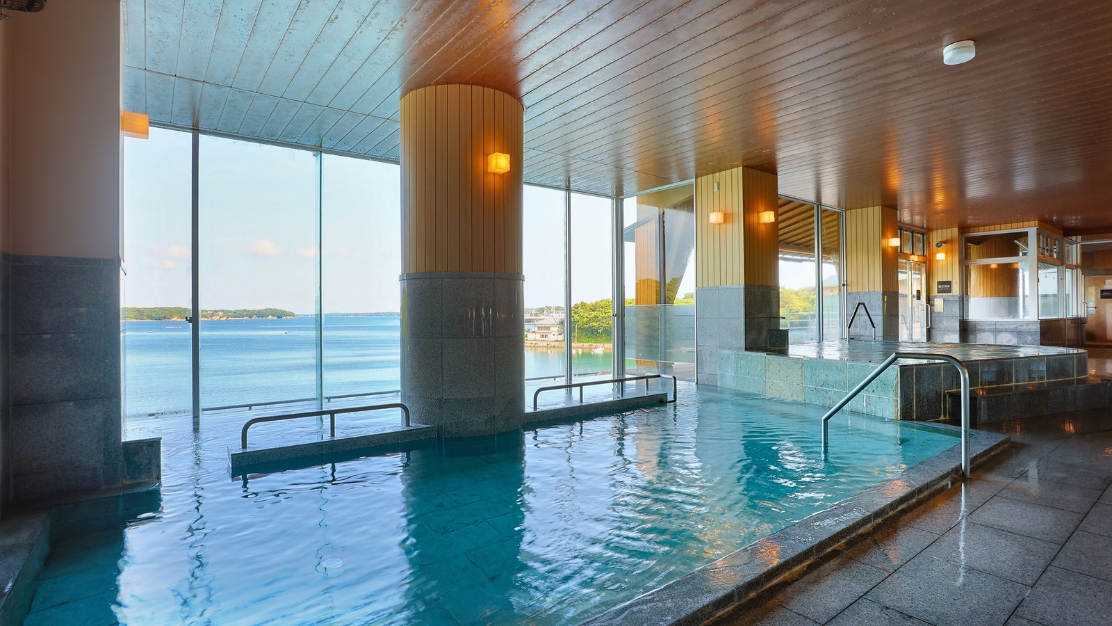 【グルメプラン】本ズワイガニ姿まるごと食べ放題付1泊2食 基本バイキングプラン