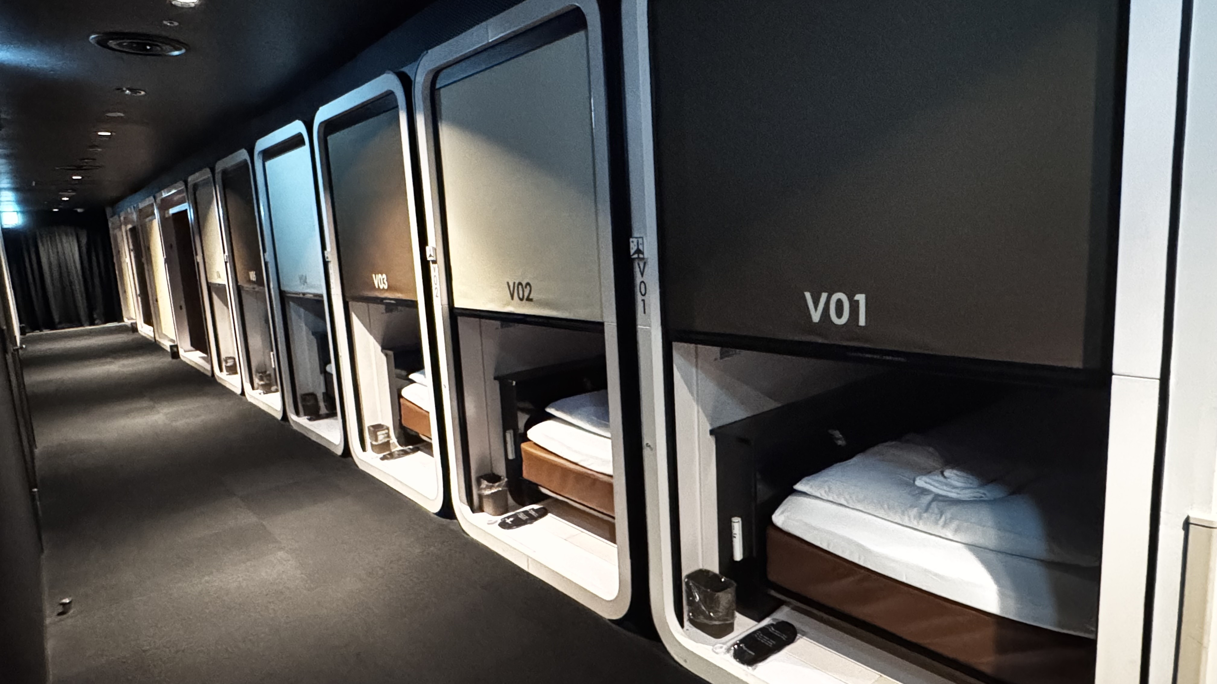 ビジネスクラスキャビン