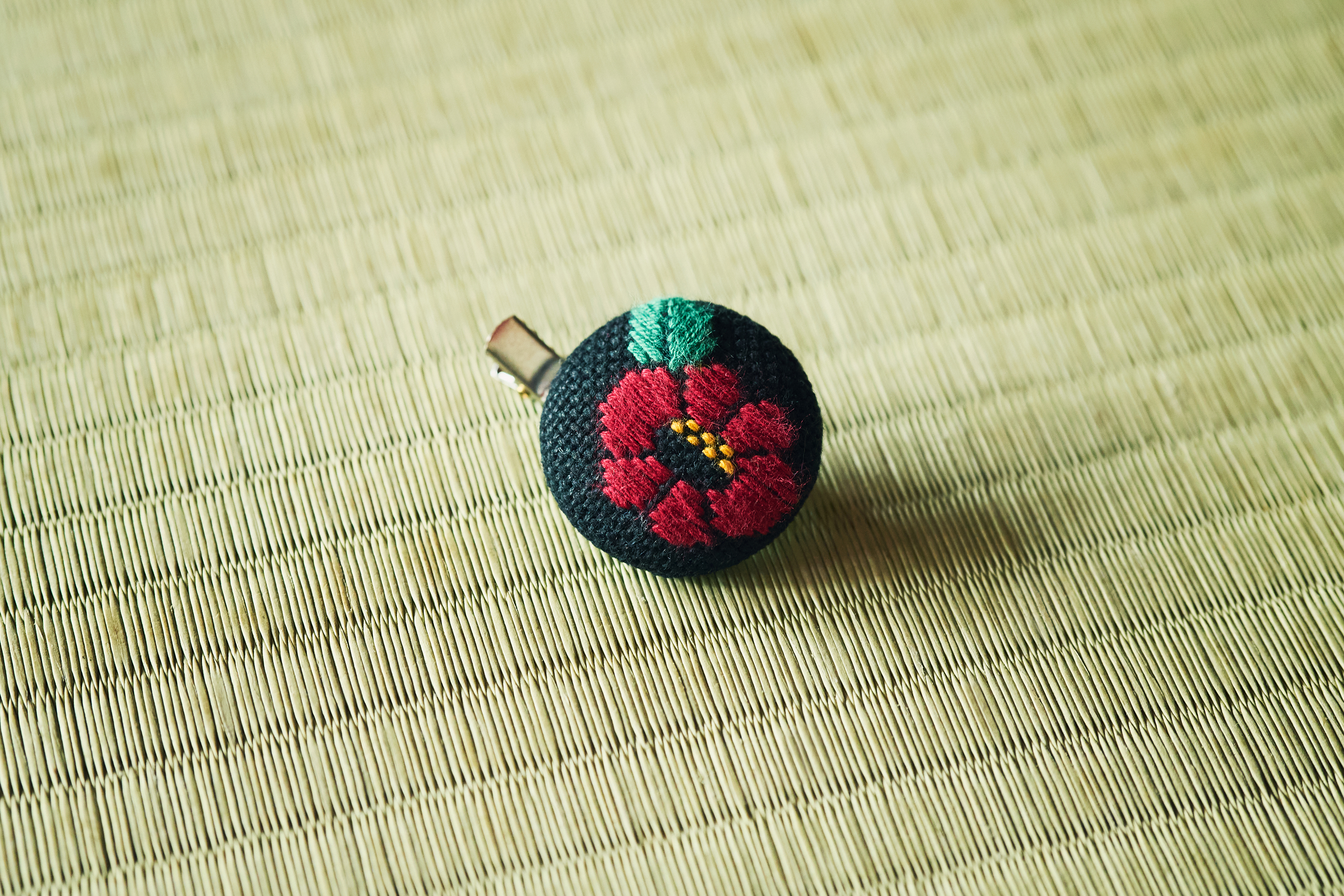 椿館オリジナル商品　ブローチ