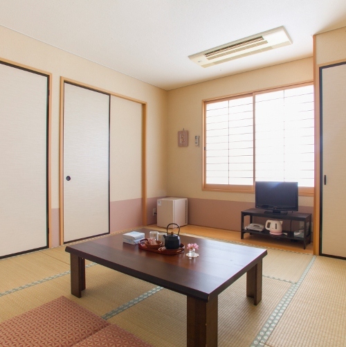 Japanese-style room with 8 tatami mats <Example>