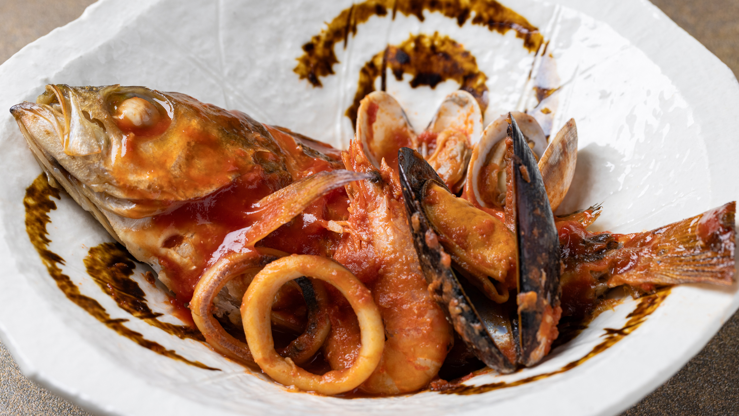 2026年4～5月のメインチョイス：春告魚（めばる）の和風ブイヤベース　ムール貝　浅利　烏賊　海老