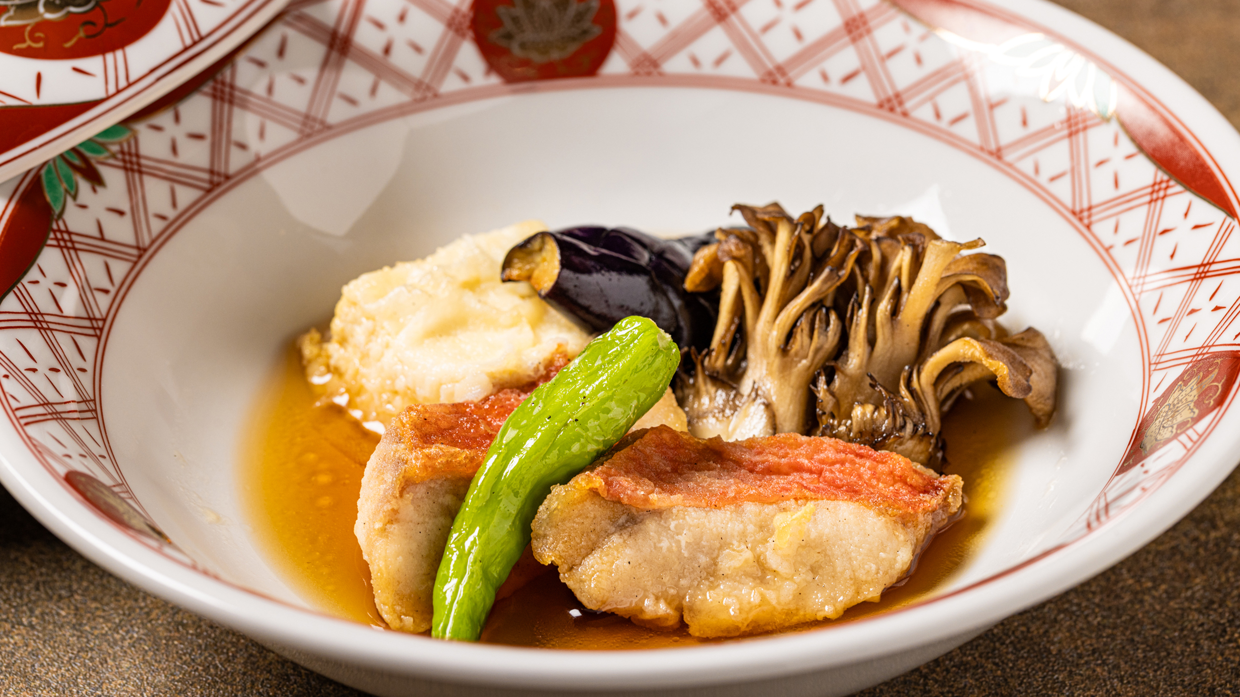 2025年12月～2026年1月のメインチョイス：伊豆稲取産金目鯛揚げ出し　茄子　靑唐　豆富　舞茸　