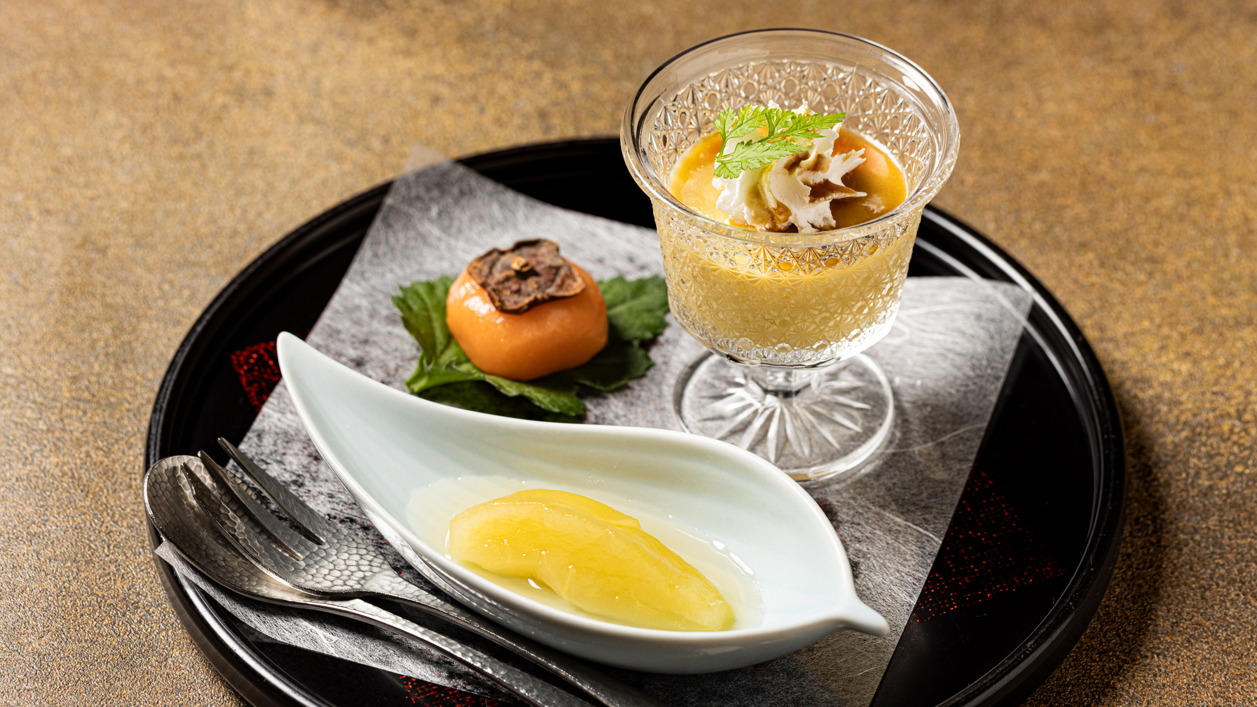 2025年10～11月のデザート：三島甘藷の焼きいもムース　洋梨の和風コンポート　柿餅