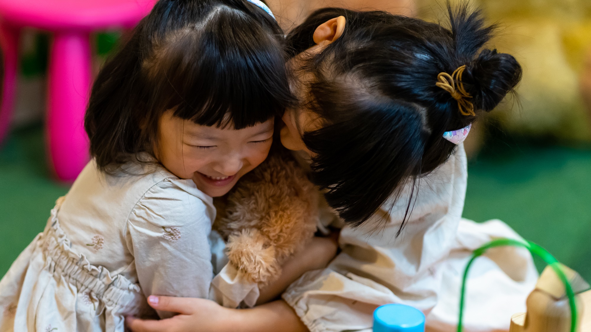 お子様の笑顔あふれる「ちいさなえほんのもり」