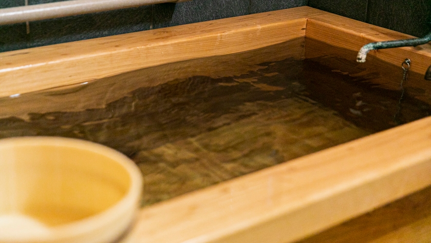 ＜檜の内湯付き＞和室「湯の香」/客室のお風呂も畳敷きです