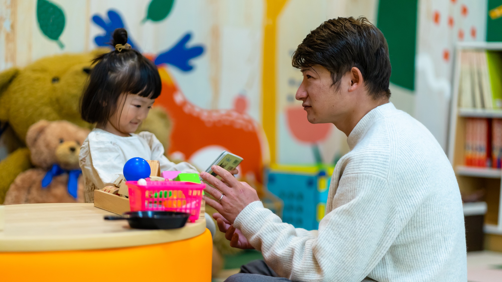 大人気のキッズルーム「ちいさなえほんのもり」