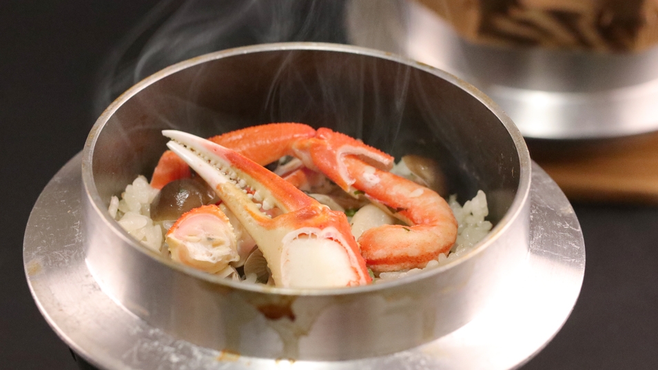 夕日ヶ浦温泉で味わう 【焼き蟹プラン｜別館】 お一人様たっぷりカニ一匹半！春の丹後観光へ
