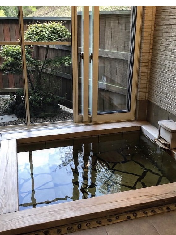 専用温泉付コテージ　あけび　