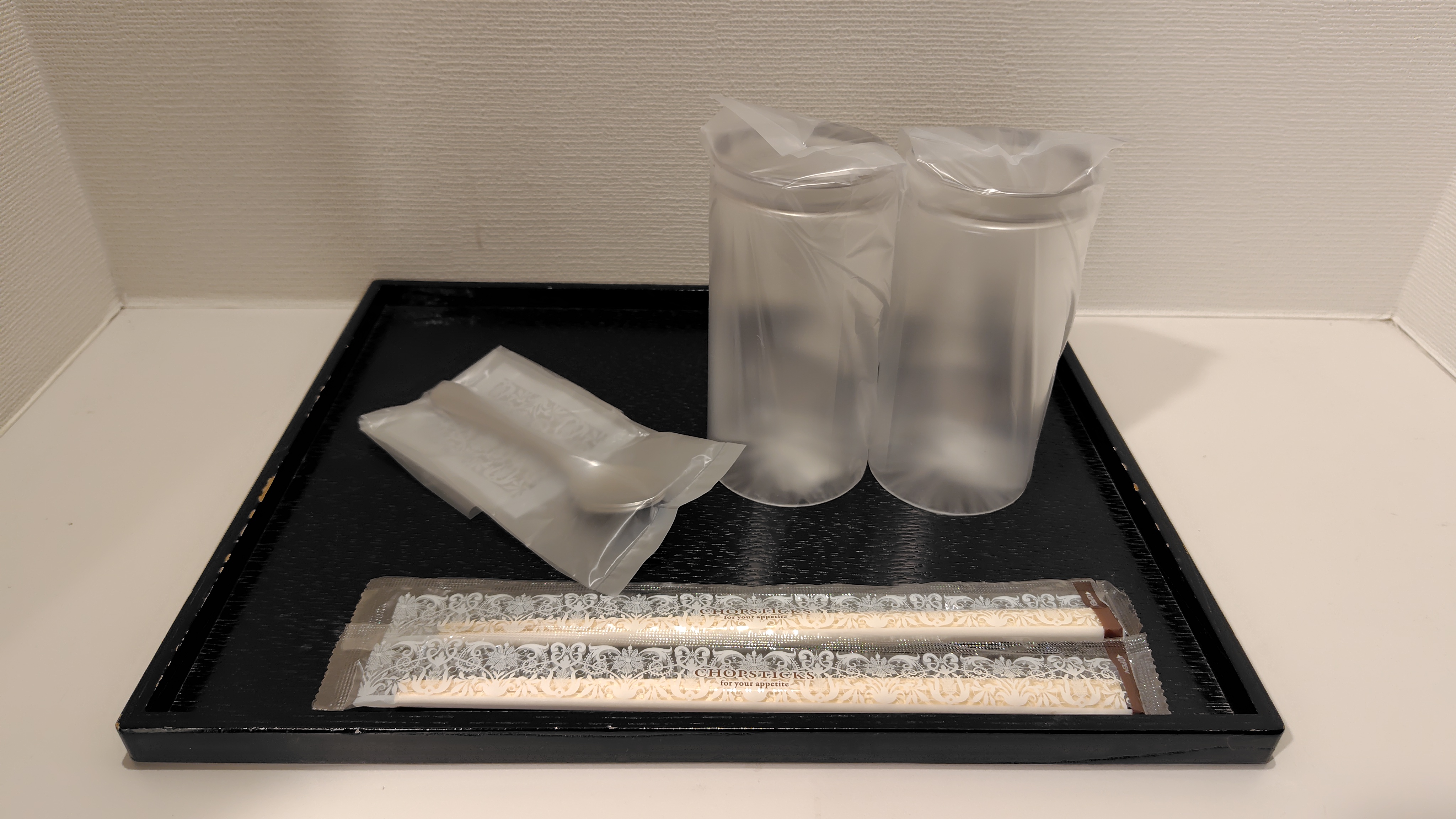 【全客室】グラス・スプーン・割り箸を完備。