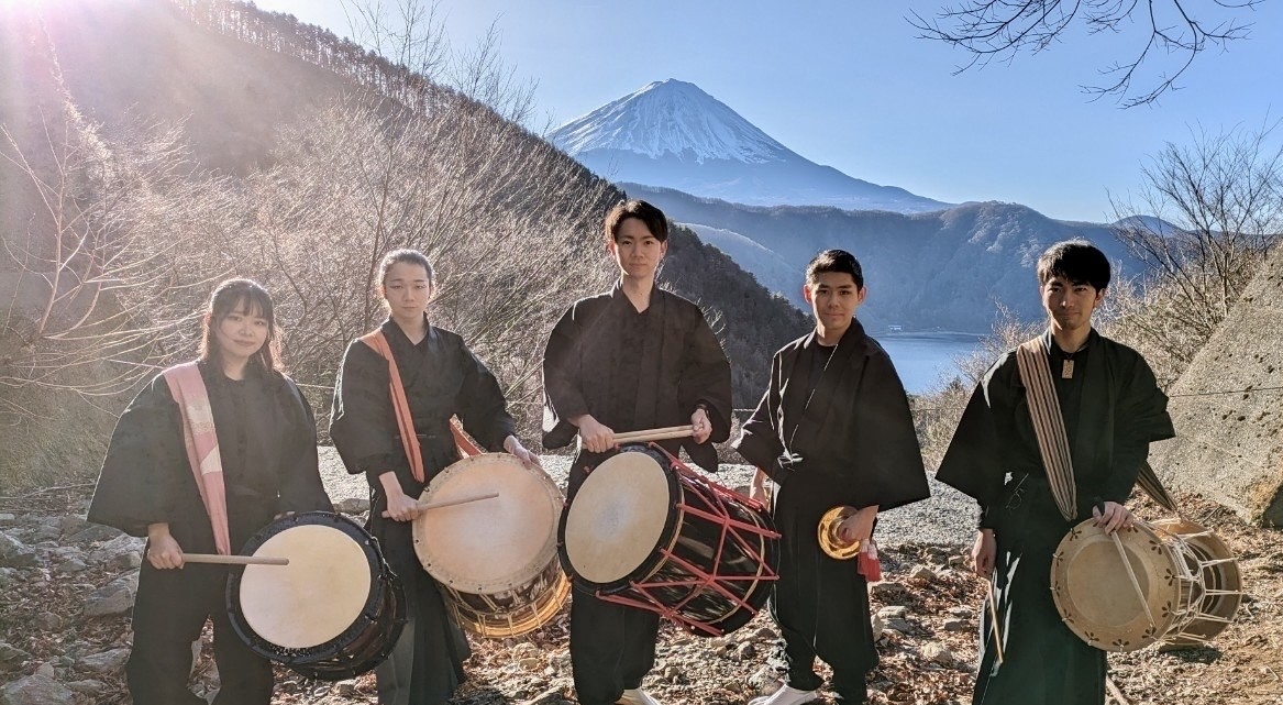 ワインのサービスドリンクあり！夕朝食ビュッフェ付きの年末年始特別プラン