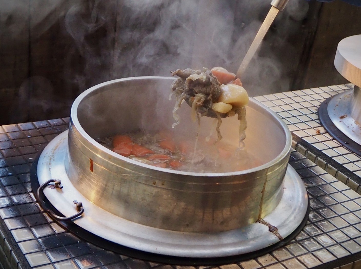 朝食　かまどビュッフェ　肉じゃが