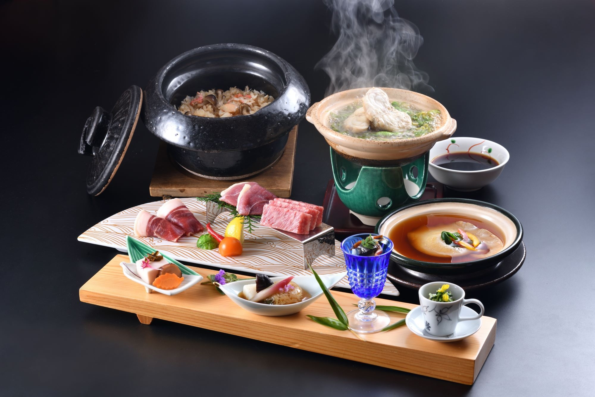  〓冬の味覚と地の味覚を食すこだわり会席〓　河豚の美味鍋・蟹御飯・認証近江牛とボタン肉の食べ比べ