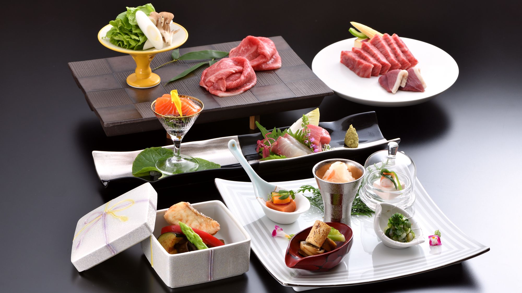 温泉露天風呂付客室「琴音」専用会席イメージ