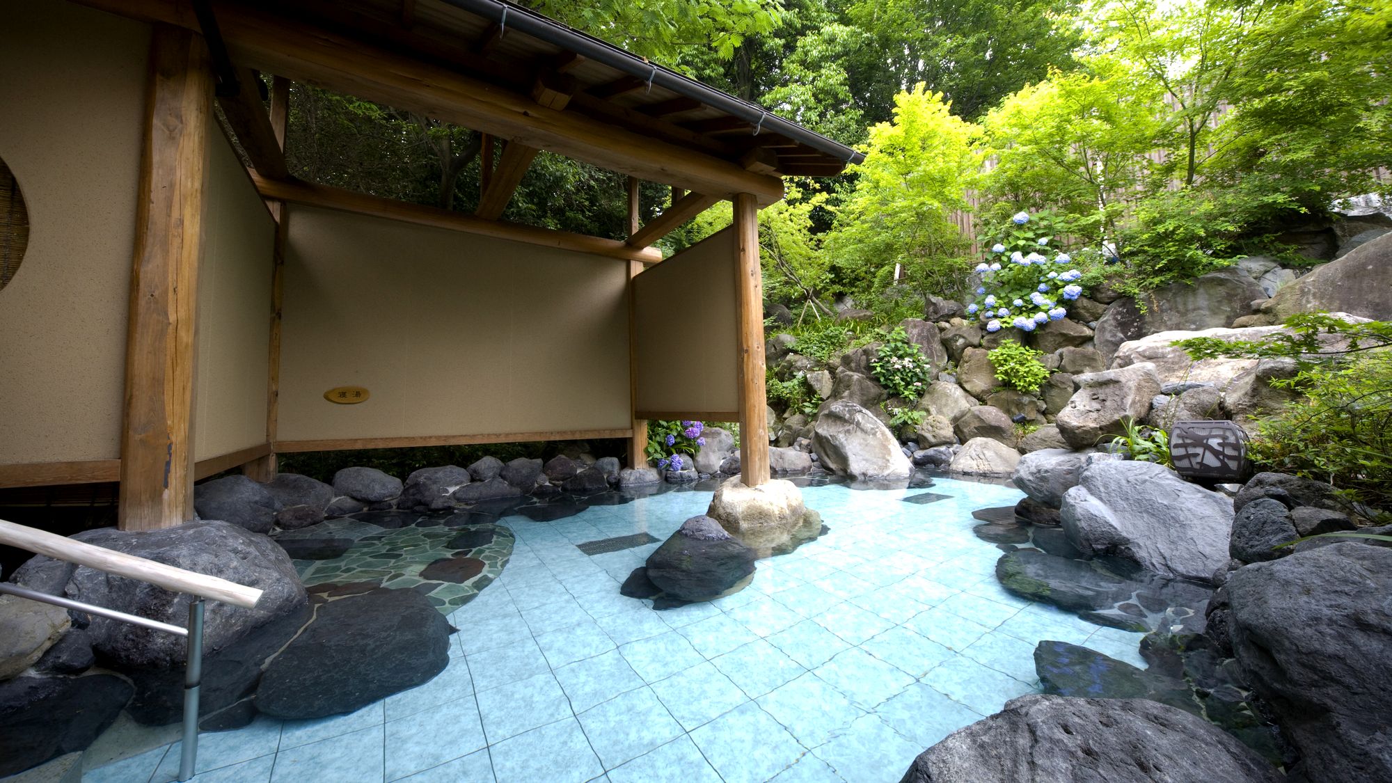 ■□野趣あふれる露天「湯幻逍遥」□■