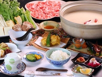 【1泊夕食付き】自家栽培のお米と季節の野菜が美味すぎる！県産豚肉の美活塩麹鍋をどうぞ