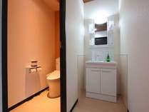 洋室のトイレ洗面台